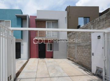 92611b835bfb5fc74af2f509c861594941b183f7d32eeb09db05511bdc124084 · Parque Las Lomas Casa en Loma Dorada