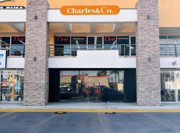 Local comercial · 164m² · 200 Estacionamientos · Local en Renta