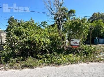 Terreno / Lote · 651m² · Vendo Terreno Ubicado en La Calle Halaltun Entre Calle Puerto Escondido. Xpujil, Campeche