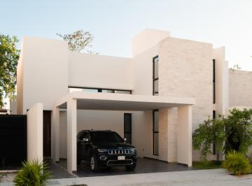 Casa en condominio de 4 habitaciones, Solidaridad · Amplia y Luminosa Casa
