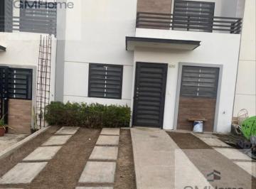 Casa · 3 Recámaras · 2 Estacionamientos · Casa en Renta Anual en Hacienda del Seminario