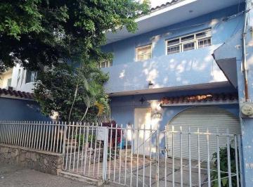 Casa · 288m² · 5 Recámaras · 2 Estacionamientos · Casa en Venta en Colonia Independencia, Guadalajara