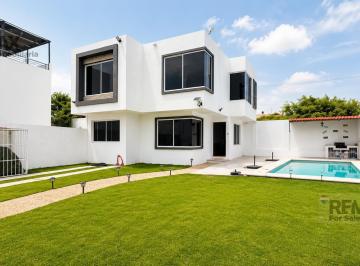 Casa · 130m² · 3 Recámaras · 2 Estacionamientos · Venta de Casa en Tequesquitengo, Morelos, Fracc. con Vigilancia…clave 6363