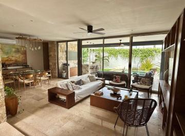 Casa de 3 habitaciones, Mérida · Casa de Lujo en Renta en Privada Moravia Temozón Norte