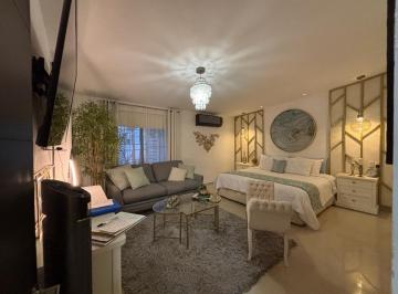 Casa · 283m² · 3 Recámaras · 3 Estacionamientos · Residencia de Lujo en Venta Col. Unidad Nacional