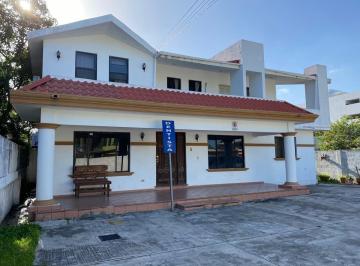 Departamento · 267m² · 5 Recámaras · 10 Estacionamientos · Local - Las Américas