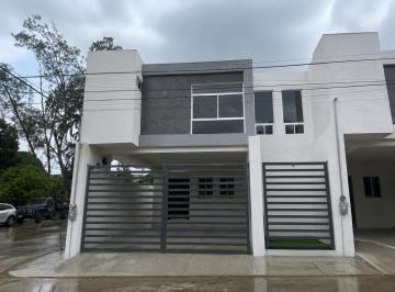 Casa · 181m² · 3 Recámaras · 2 Estacionamientos · Casa en La Paz