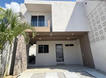Casa · 174m² · 3 Recámaras · 2 Estacionamientos · Casa Venta