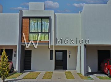 Casa · 124m² · 3 Recámaras · 2 Estacionamientos · Venta de Casa en Toluca, Zona Aeropuerto