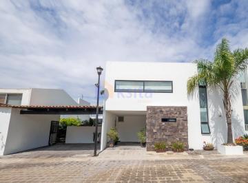 Fachada · Casa en Renta en Camino Real a Momoxpan, Cholula Puebla