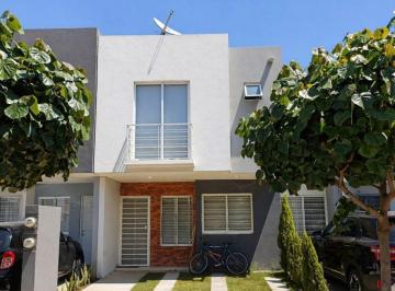 Casa en condominio · 120m² · 3 Recámaras · 2 Estacionamientos · Casa en Venta en Parques de Tesistan III, Zapopan