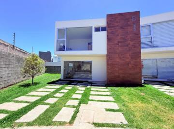 Casa de 4 habitaciones, Pachuca · ¡Hermosa Casa Moderna en Venta! 4 Recámaras, Una en Plata Baja.