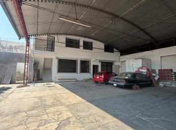 Local comercial · 550m² · 4 Estacionamientos · Bodega en Renta en Colonia San Cristobal, Cuernavaca