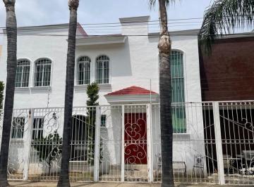 Casa de 3 habitaciones, Zapopan · Casa de 185 m² con 3 Recámaras en Renta en San Isidro