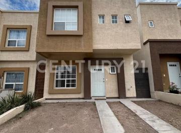 Casa · 120m² · 3 Recámaras · 2 Estacionamientos · Casa en Renta Caminos del Valle