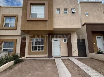 Casa · 120m² · 3 Recámaras · 2 Estacionamientos · Casa en Renta Caminos del Valle