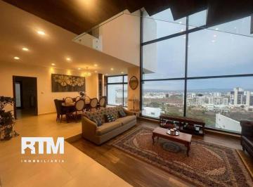 Casa · 679m² · 4 Recámaras · 3 Estacionamientos · Casa Amueblada de 4 Niveles en Renta, en Club de Golf La Loma