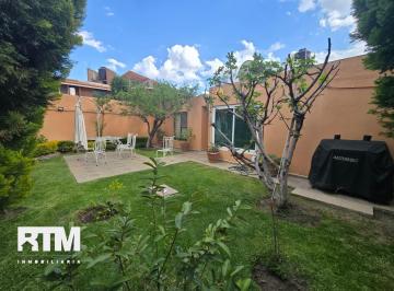 Casa · 275m² · 3 Recámaras · 2 Estacionamientos · Casa de Una Sola Planta en Venta en Colonia Cumbres