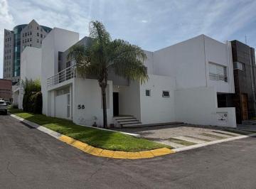 Casa en condominio · 151m² · 3 Recámaras · 3 Estacionamientos · Centro Sur Claustros de La Catedral $26 000