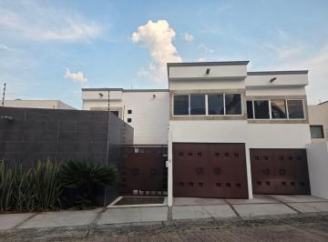 Casa en condominio · 502m² · 4 Recámaras · 4 Estacionamientos · Casa en Condominio - Fraccionamiento Lomas de Ahuatlán