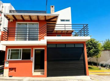 Casa · 266m² · 4 Recámaras · 1 Estacionamiento · Casa en Venta Cerrada de La Cantera La Pradera