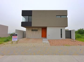 Casa en condominio de 4 habitaciones, Querétaro · Casa de 329 m² con 4 Recámaras en Venta en La Espiga