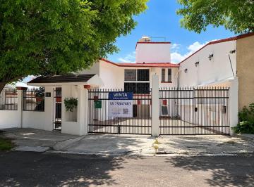Casa de 3 habitaciones, Atizapán de Zaragoza · Casa en Venta en Las Alamedas, Atizapán en Calle Cerrada y Vigilancia