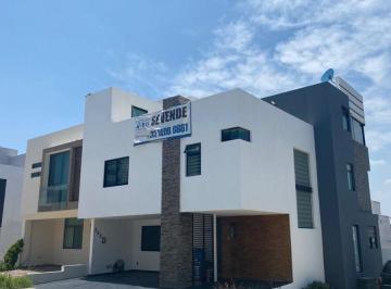 Casa de 6 habitaciones, Zapopan · Casa en Renta Valle Imperial