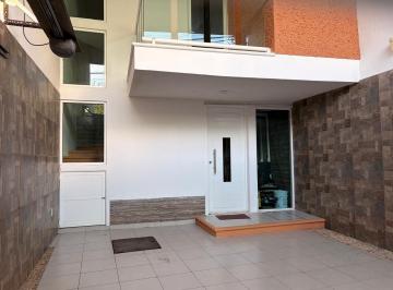 Casa · 225m² · 3 Recámaras · 2 Estacionamientos · Lomas del Mar, Casa en Venta de 3 Niveles con 3 Recamaras.