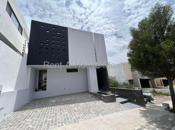 Casa de 4 habitaciones, El Marqués · El Mayorazgo - Casa de Autor de 4 Recamaras con 4 Baños Completos en Cerrada con Amenidades