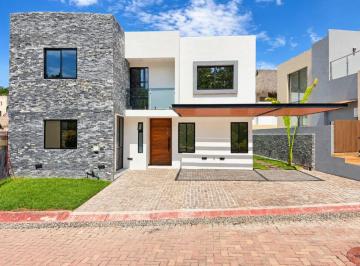 Casa en condominio de 4 habitaciones, Bahía de Banderas · Casa Nueva en Refugio Laguna, a 10 Min de Vidanta | 4 Recámaras + Estudio