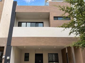 Casa de 3 habitaciones, Monterrey · Casa en Venta de 3 Niveles en Cumbres San Agustín