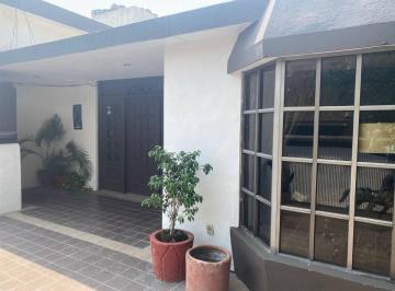 Casa de 4 habitaciones, San Pedro Garza García · Residencia en Venta, Esquina Frente a Parque Fuentes del Valle, San Pedro Garza García.