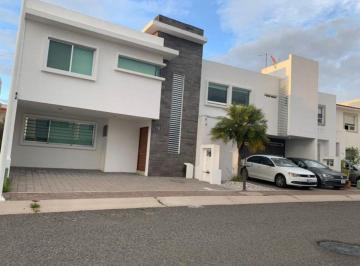 Casa en condominio de 2 habitaciones, Querétaro · Casa en Renta en El Refugio Muy Cerca de La Entrada