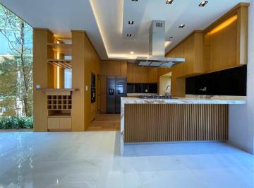 Casa · 240m² · 3 Recámaras · 2 Estacionamientos · Casa en Venta en Morelos, Delicias, Cuernavaca