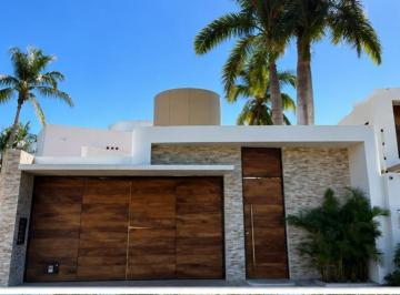 Casa · 631m² · 5 Recámaras · 6 Estacionamientos · Casa en Bahía de Banderas