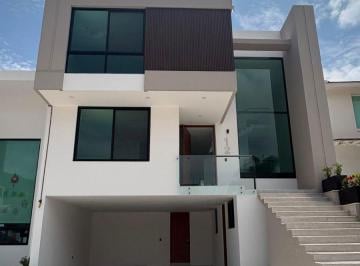 Casa de 3 habitaciones, Huimilpan · Casa en Venta Cumbres del Cimatario Querétaro | 3 Recámaras | 4 Autos