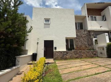 Casa de 3 habitaciones, Morelia · Casa en Renta en Vistas Altozano