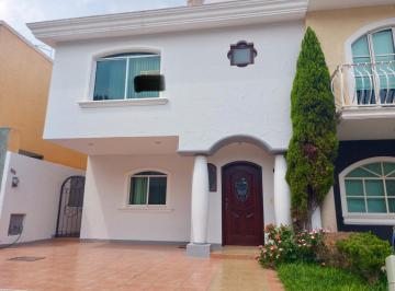 Casa en condominio de 3 habitaciones, Tlajomulco de Zúñiga · Casa en Renta - Coto Valencia, Fraccionamiento Nueva Galicia