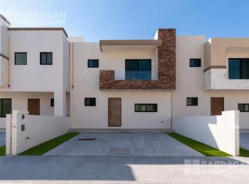 Casa · 151m² · 3 Recámaras · 2 Estacionamientos · Casa en Venta en La Vista Residencial, Recámara en Planta Baja