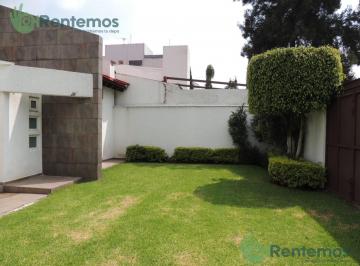 Casa · 300m² · 4 Recámaras · 4 Estacionamientos · Casa en Renta en Parques de La Herradura