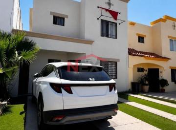 Foto principal · Casa en Renta en Cerrada de Cortes