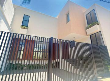 Casa de 4 habitaciones, Xalapa · Residencia Moderna en Rubí Ánimas con 4 Recámaras, Jardín y Habitación en Planta
