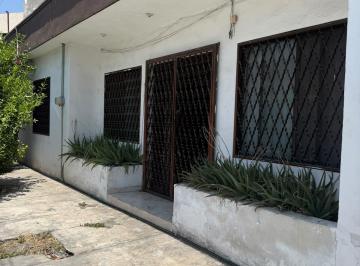 Casa · 229m² · 5 Recámaras · 1 Estacionamiento · Venta Casa de Una Planta con 4 Departamentos en Mitras Norte