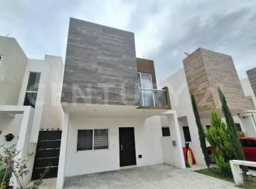 Casa · 133m² · 3 Recámaras · 2 Estacionamientos · Casa en Renta en Pedregal del Río, Sjr, Querétaro.
