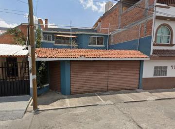 Casa de 3 habitaciones, Morelia · Casa en Venta en Calle Patamban 80, Lomas de Guayangareo, Morelía.