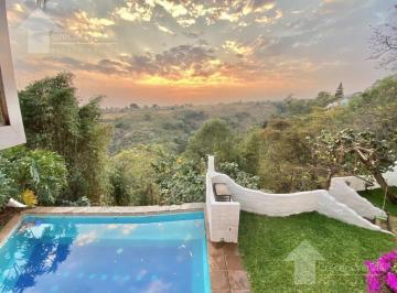 Casa · 220m² · 3 Recámaras · 2 Estacionamientos · Casa en Venta en Lomas de Atzingo Al Norte de Cuernavaca
