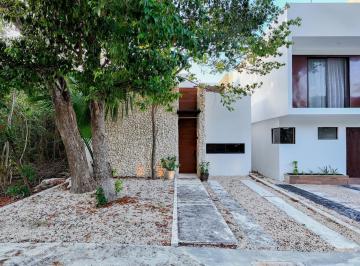Casa · 132m² · 3 Recámaras · 4 Estacionamientos · Venta | Casa 3 Recámaras + Piscina Privada | Aldea Kiin | Puerto Morelos