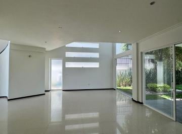 Casa en condominio de 3 habitaciones, San Andrés Cholula · Casa en Venta con Ubicación Privilegiada con Espectacular Vista a Campo de Golf!