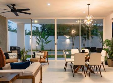 Casa de 4 habitaciones, Mérida · Hermosa y Funcional Residencia en Renta en Privada Tamara de Zona Country Al Norte de Merida